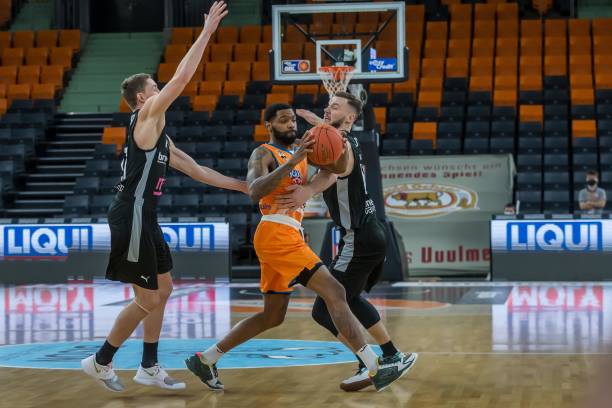 战增添了几 战增添了几